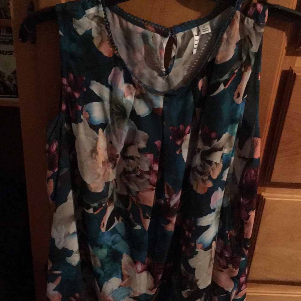ELLE flowered tank blouse